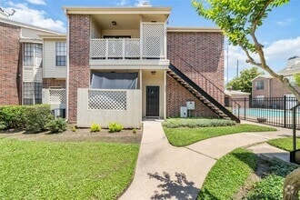 Building Photo - 2121 El Paseo St