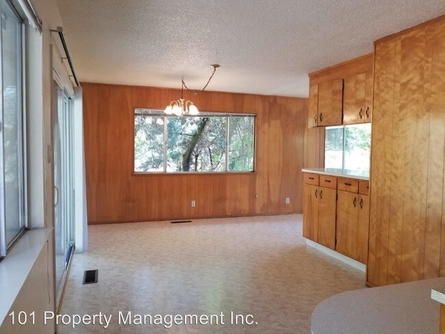 Building Photo - 3 br, 2.5 bath House - 18201 Hwy 101 S
