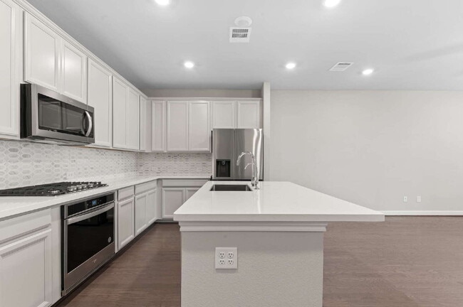 Foto del edificio - 9511 Towne Lake Pkwy