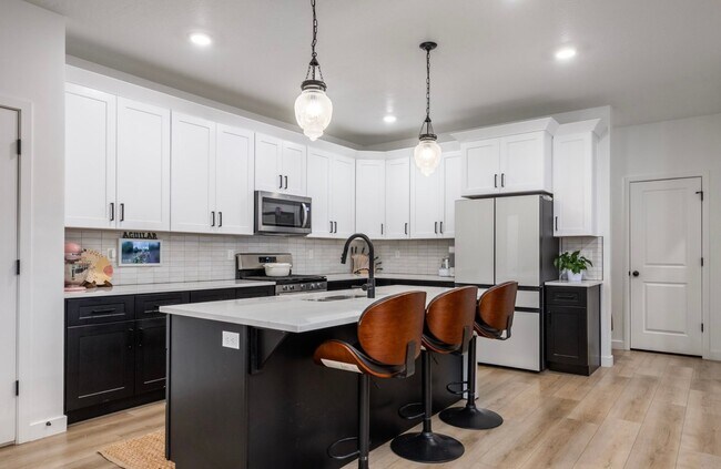 Foto del edificio - 5189 N Willow Tree Rd