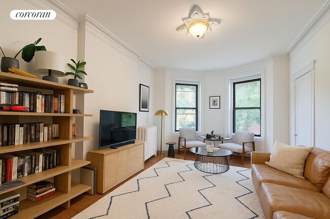 Building Photo - 358 8th St