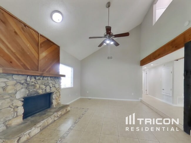 Building Photo - 217 S Shadow Bay Dr
