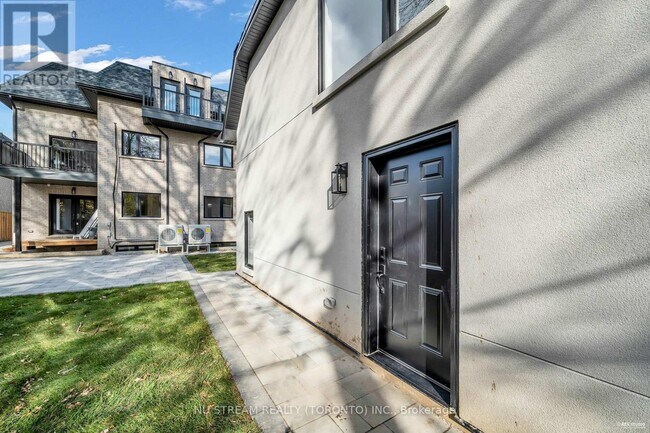 Photo du bâtiment - 25 Devondale Ave