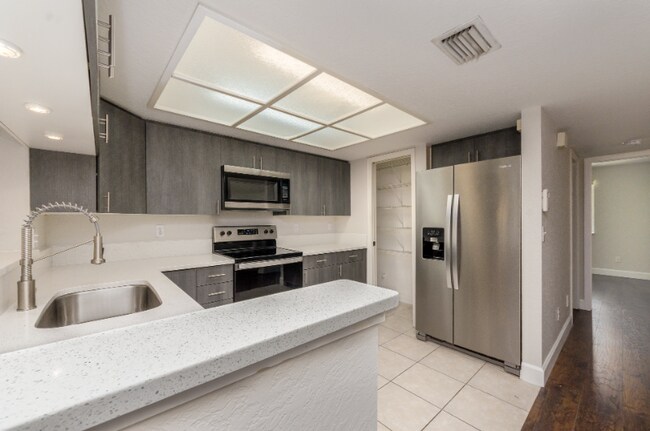 Building Photo - 9872 Indian Key Trail