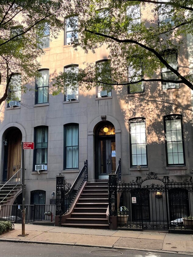 Foto del edificio - 113 E 37th St