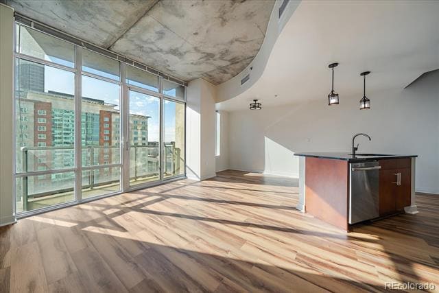 Foto del edificio - 891 14th St