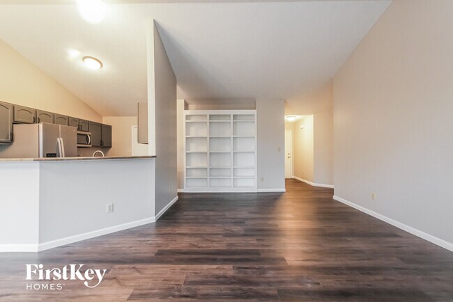 Building Photo - 23 Pin Oak Ct