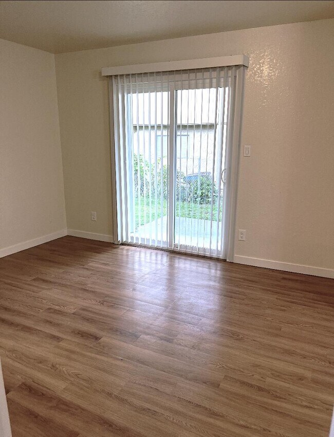Foto del edificio - 7551 Rosanna St