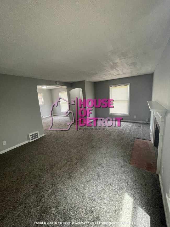 Building Photo - 3 BEDROOM | 1 BATH | FREE PRE SCREEN