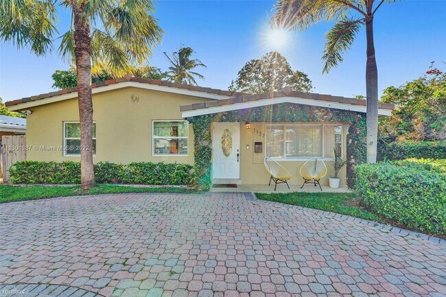 Building Photo - 3 br, 2 bath House - 1137 NE 17th Ter