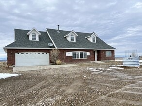 Building Photo - 395 Blakeland Dr