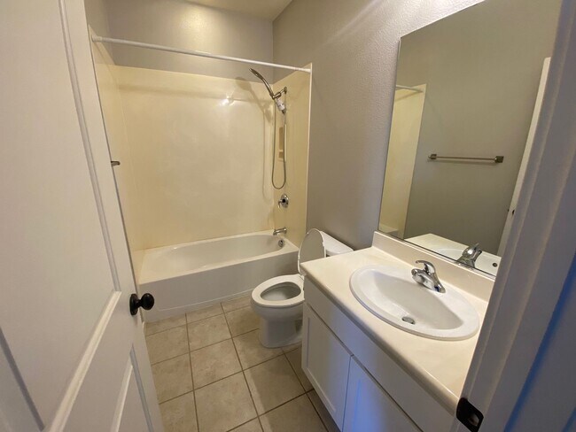 Foto del edificio - Charming townhome close to downtown Livermore