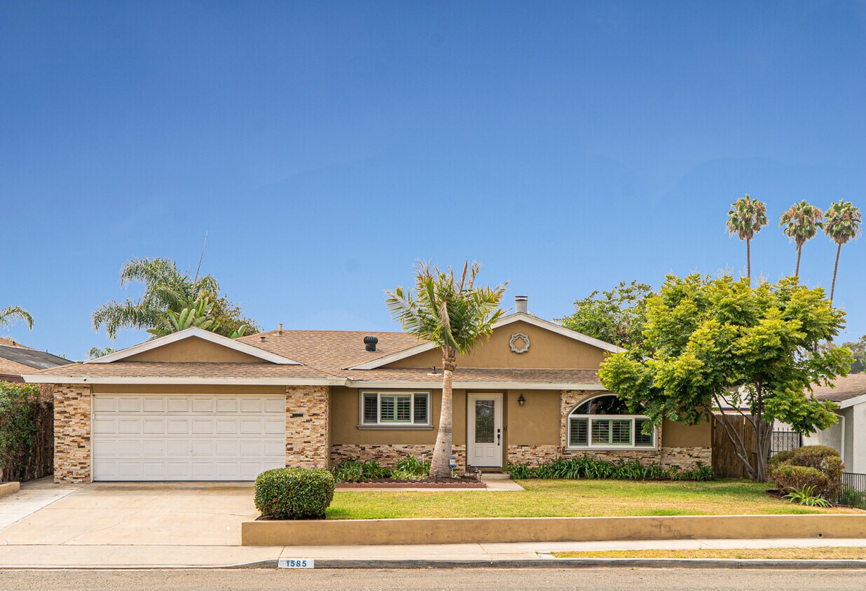 Foto principal - 1585 Ionian St