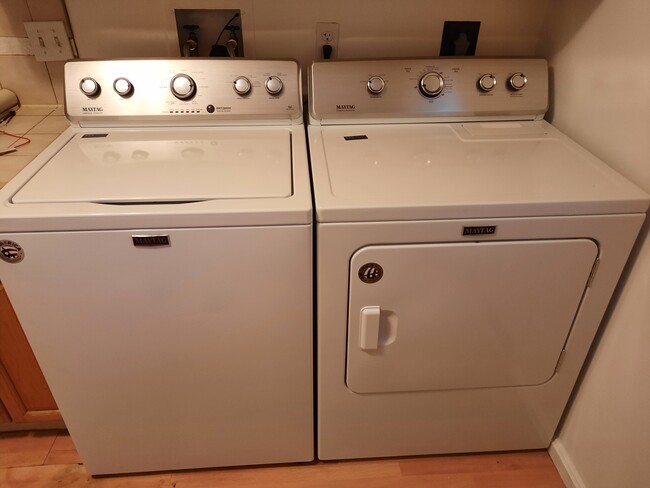 Washer and Dryer - 98-878 Iho Pl