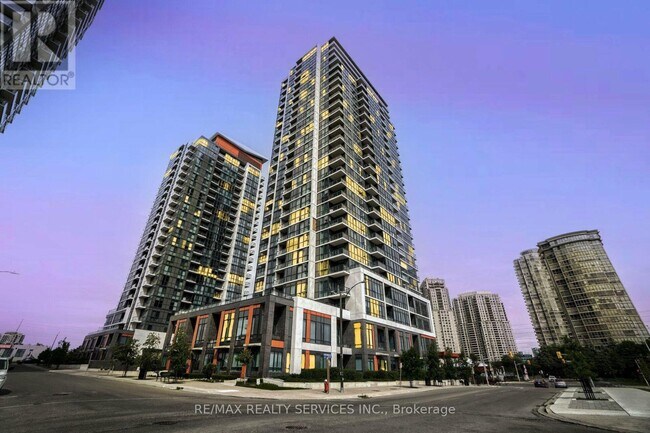 Photo du bâtiment - 75 Eglinton Ave W