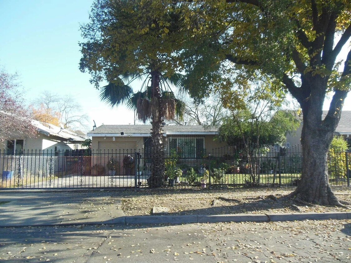 1920 S American St, Stockton, CA 95206 Room for Rent in Stockton, CA