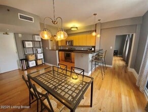 Building Photo - 604 S 3rd St