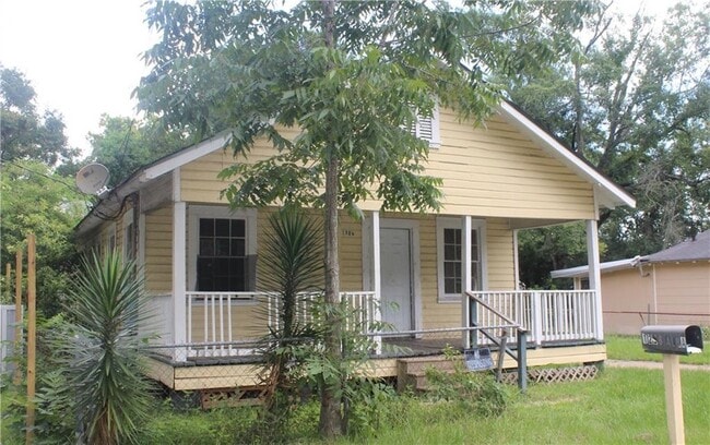Building Photo - 1206 Alba St