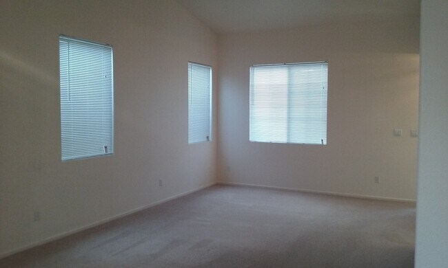 Foto del edificio - ***NOW PENDING! Cozy 3Bdm 2.5bth in Northw...
