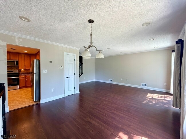 Building Photo - 196 Sapphire Ln