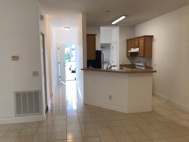 Foto del edificio - 3758 NW Archer St