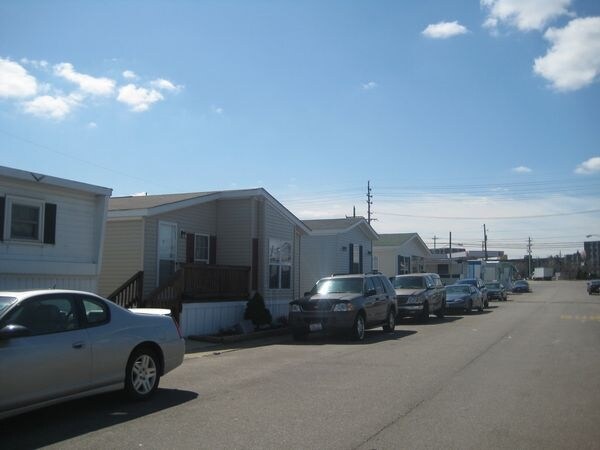 Primary Photo - Bob's Mobile City