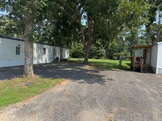 Building Photo - 80 Redwood Ln