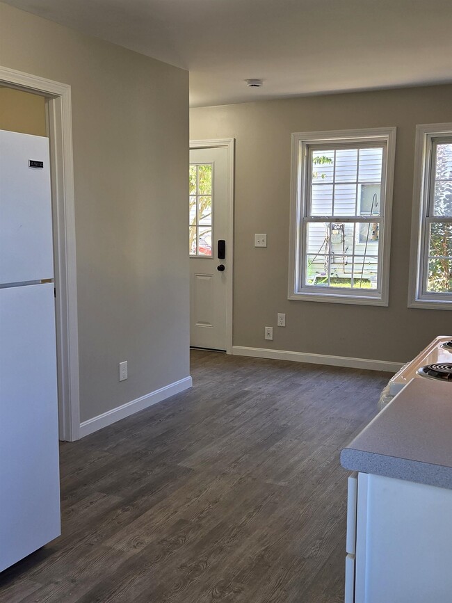 Building Photo - 16 Preston St