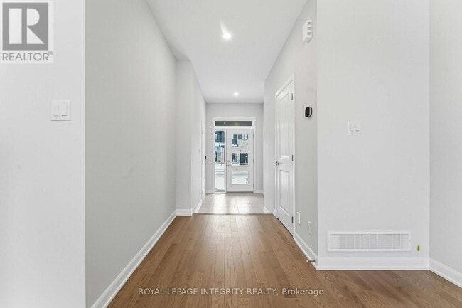 Photo du bâtiment - 714 Fairline Row