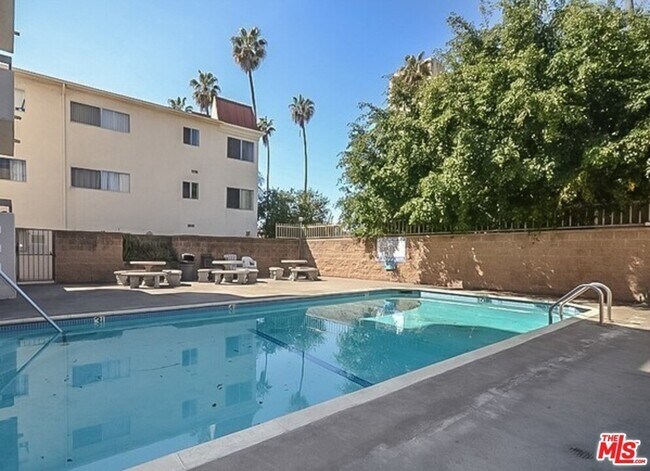 Piscina + área de barbacoa - 533 S St Andrews Pl