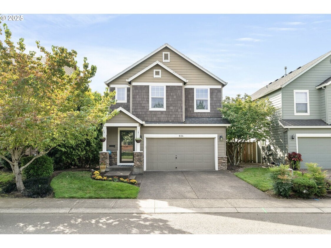 Primary Photo - Beautiful 4 Bed, 3 Bath Canby Home for Rent