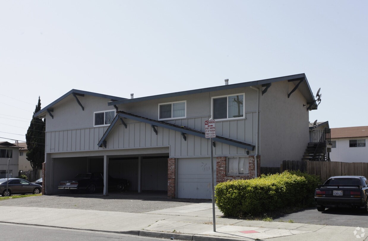 Building Photo - 26231 Gamboa St