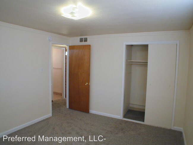 Building Photo - 1507 Hot Springs Ave