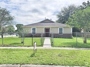 Building Photo - 601 Alvin St