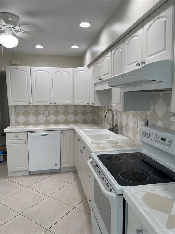 Foto del edificio - 330 NE 42nd Ct