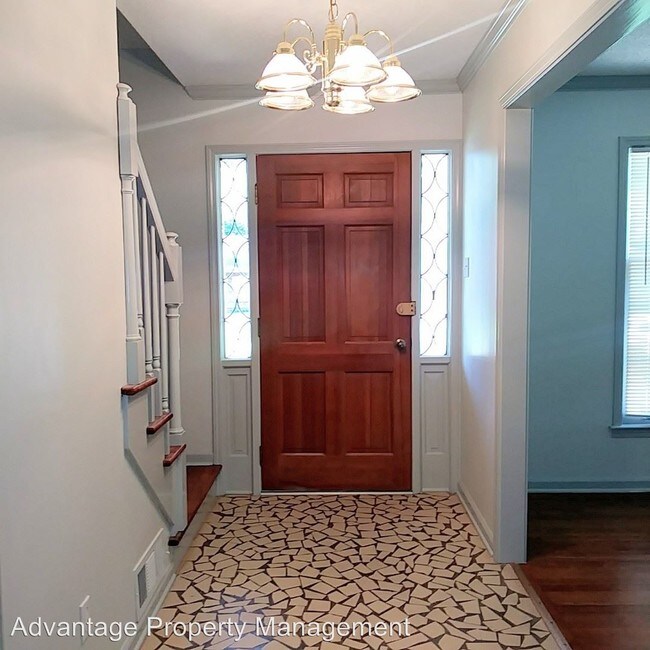 Building Photo - 4 br, 2 bath House - 4621 Craigmont Ave.