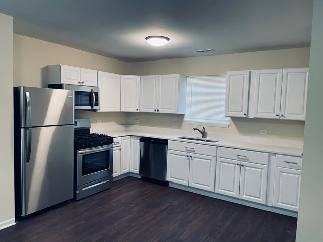 Foto principal - 2220 Kemble Ave