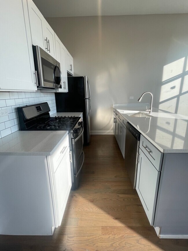 Foto del edificio - 2620 W Cermak Rd