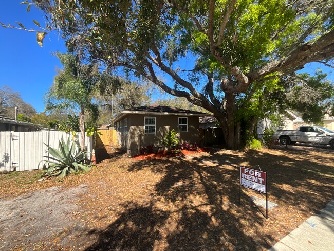 Foto del edificio - 32 8th Ave SE