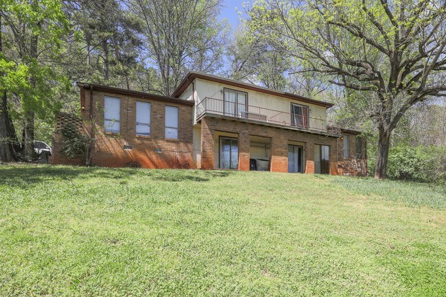 Building Photo - 507 Mountain Ridge Rd