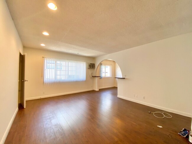 Building Photo - 3631 Midvale Ave