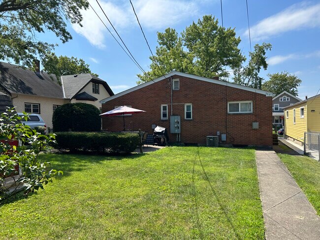 Foto del edificio - 364 Cleveland Ave