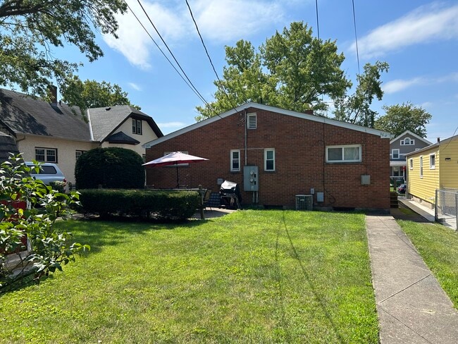 Building Photo - 364 Cleveland Ave