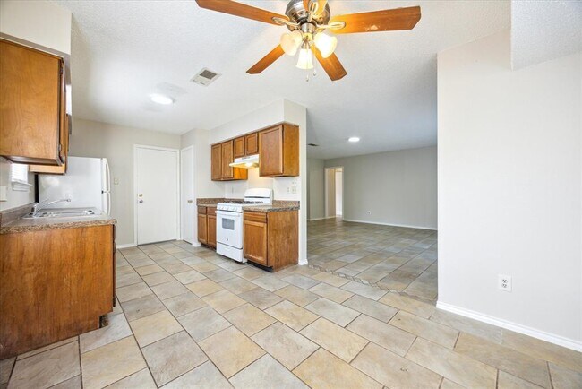 Foto del edificio - 4807 Brook Crest Rd