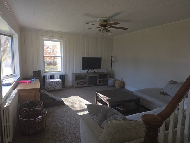 Building Photo - 557 Drift Rd