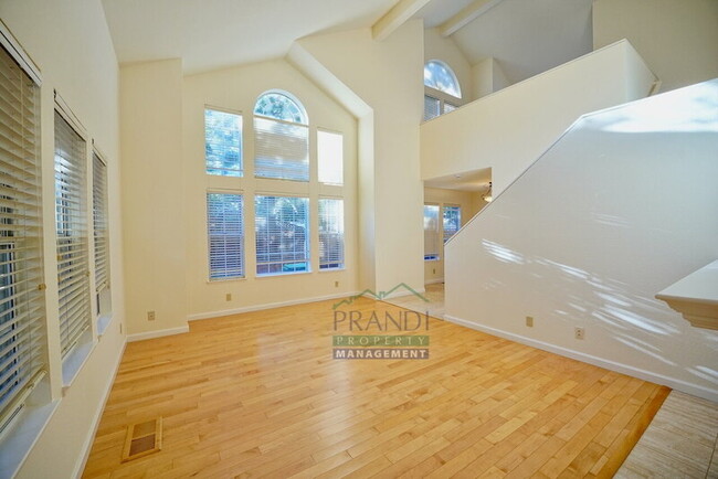 Foto del edificio - 5 Partridge Ct