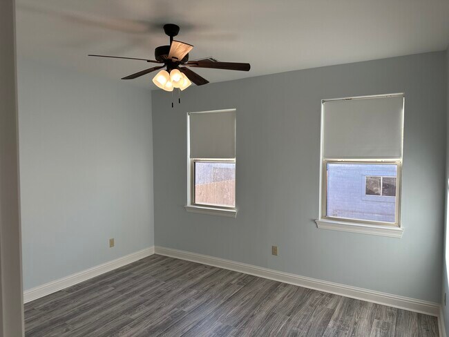 Foto del edificio - 5534 Woodlawn Pl