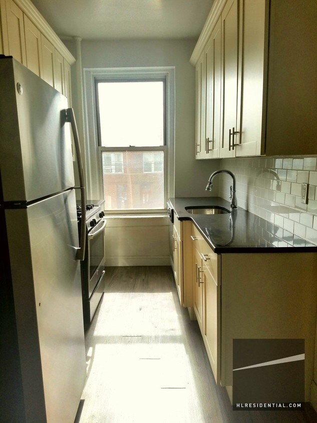 Primary Photo - 2416 29th St