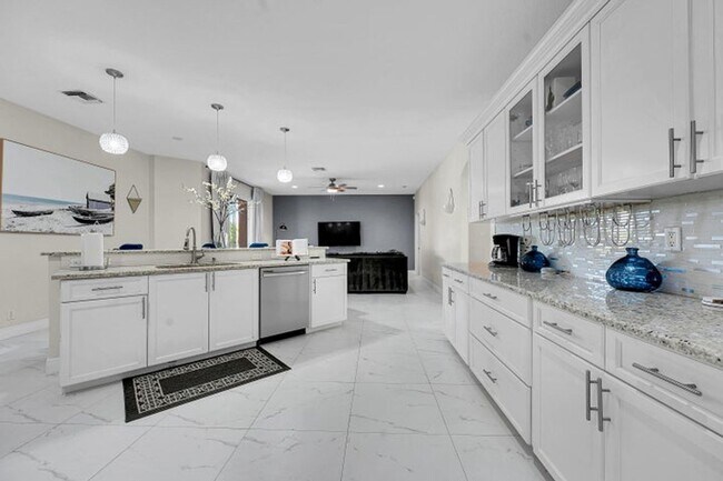 Photo - 13620 Folkestone Ct House