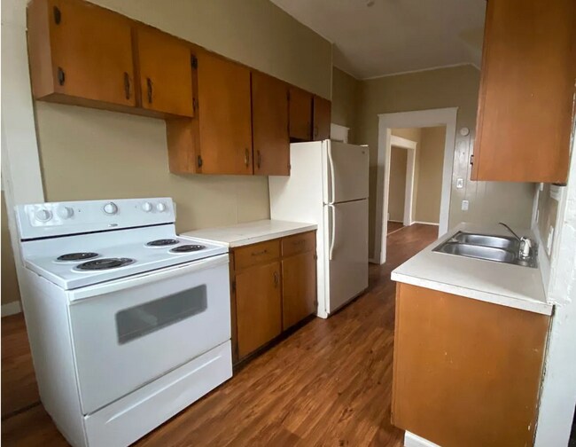 Foto del edificio - 1104 N Campbell Ave